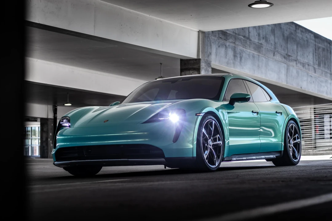 2022 Porsche Taycan 4 - Image 7 of 31