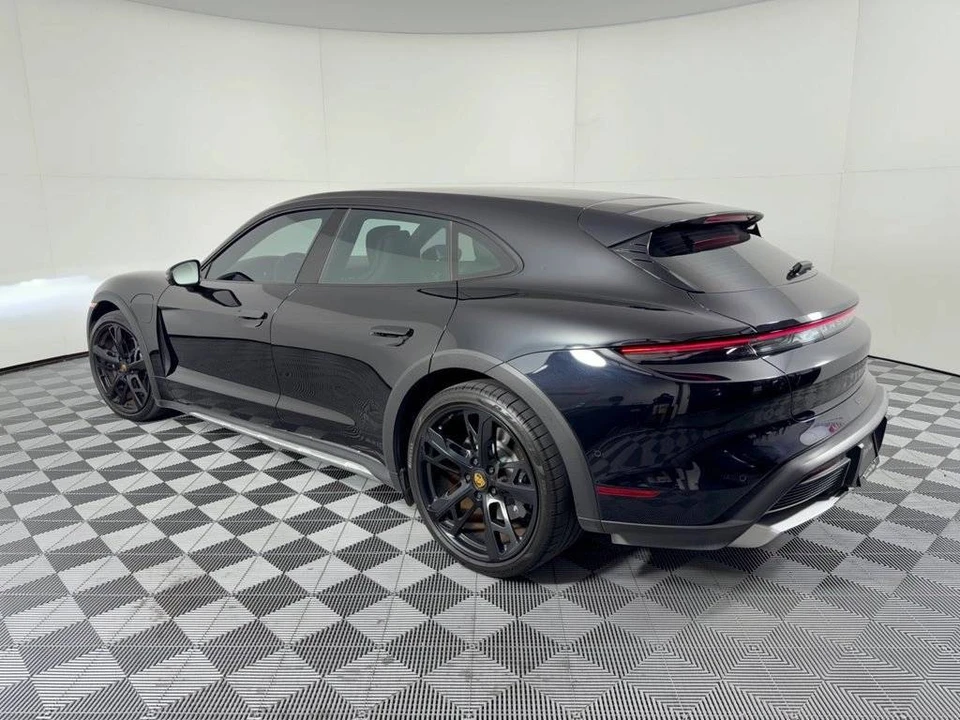 2022 Porsche Taycan Cross Turismo - Image 3 of 5