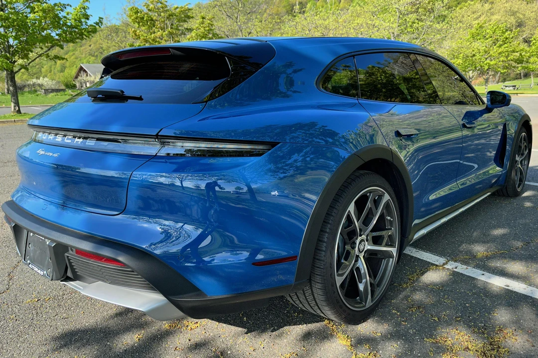 2022 Porsche Taycan 4 - Image 4 of 29