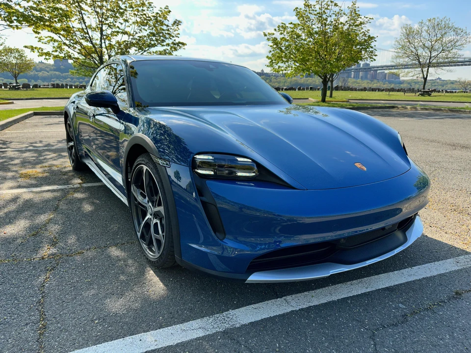 2022 Porsche Taycan 4 - Image 16 of 29