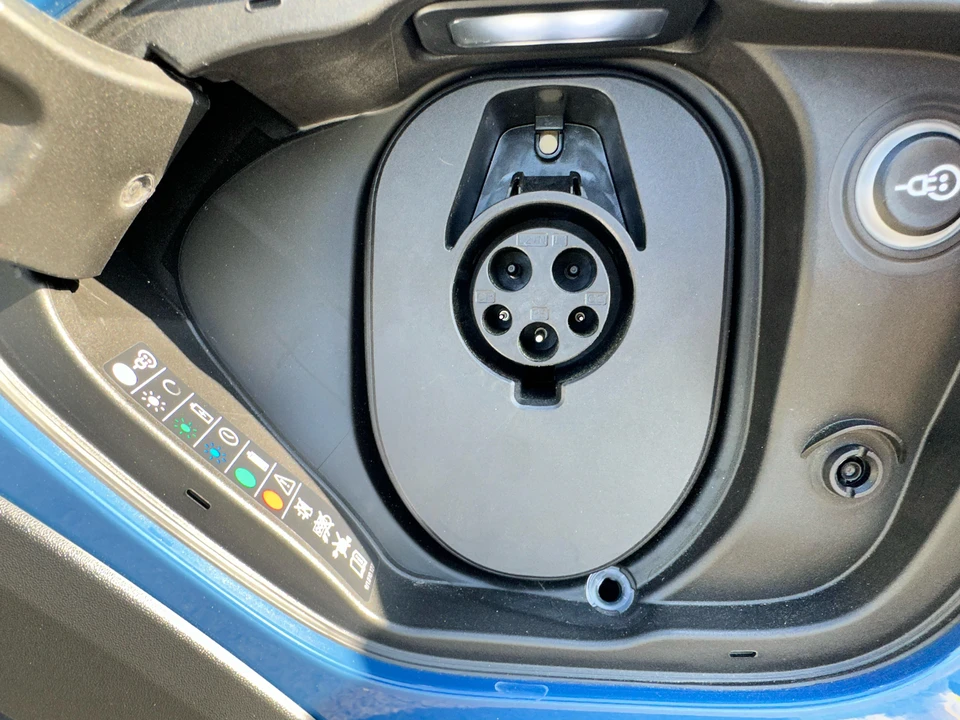 2022 Porsche Taycan 4 - Image 22 of 29