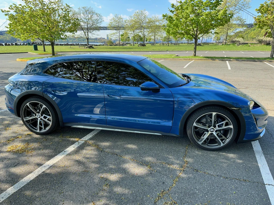 2022 Porsche Taycan 4 - Image 14 of 29