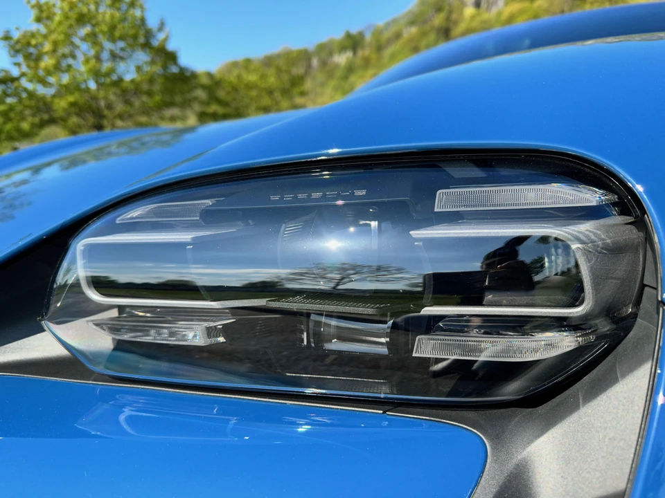 2022 Porsche Taycan 4 - Image 19 of 29