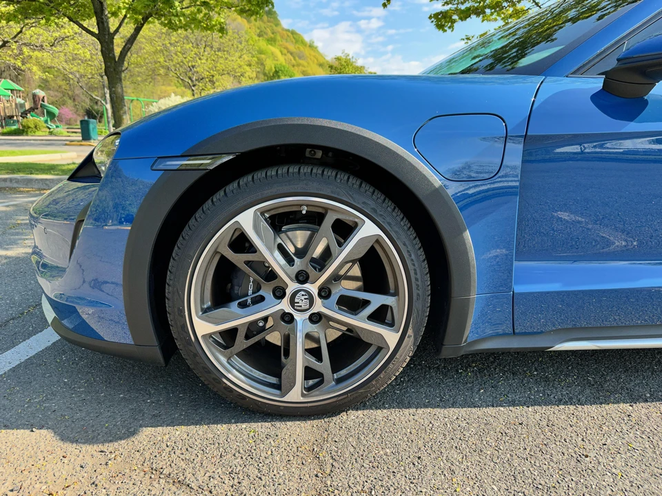 2022 Porsche Taycan 4 - Image 21 of 29