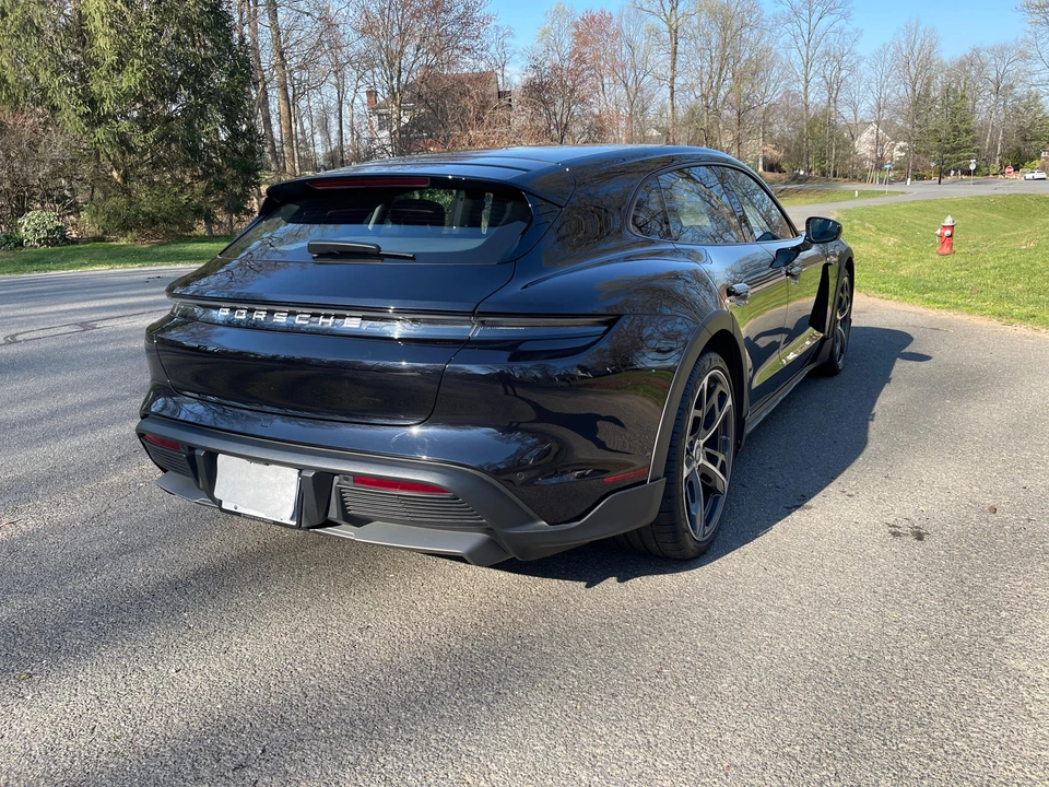 2022 Porsche Taycan 4 - Image 19 of 31