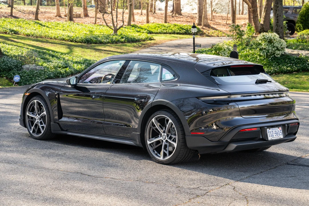 2022 Porsche Taycan 4 - Image 14 of 31