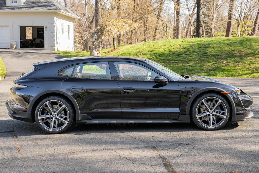 2022 Porsche Taycan 4 - Image 3 of 31