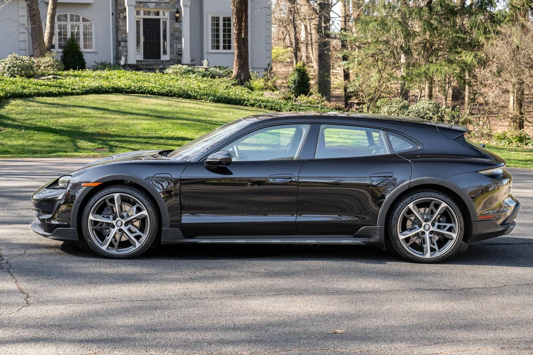 2022 Porsche Taycan 4 - Image 10 of 31
