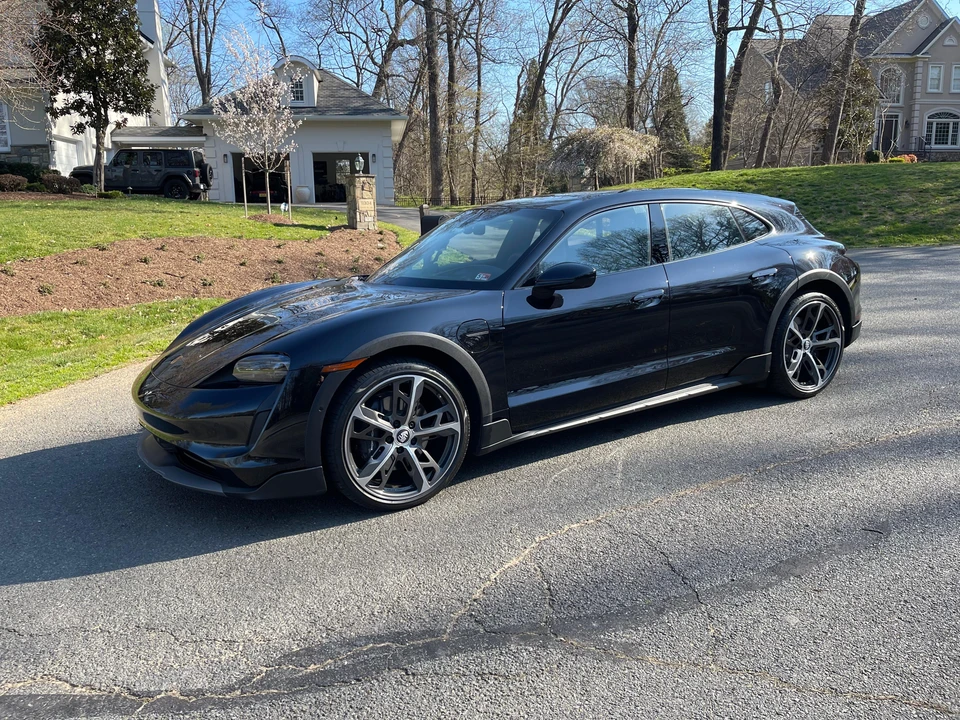 2022 Porsche Taycan 4 - Image 8 of 31