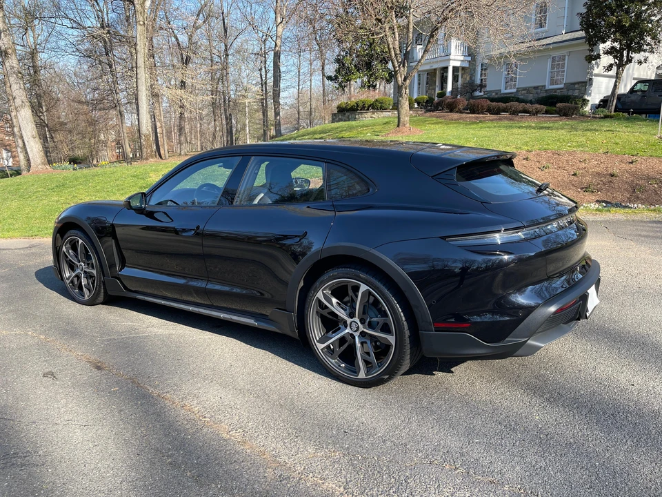 2022 Porsche Taycan 4 - Image 12 of 31