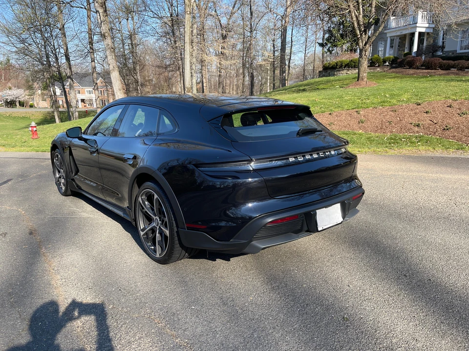 2022 Porsche Taycan 4 - Image 15 of 31
