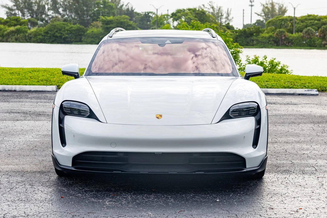 2022 Porsche Taycan Cross Turismo - Image 8 of 31