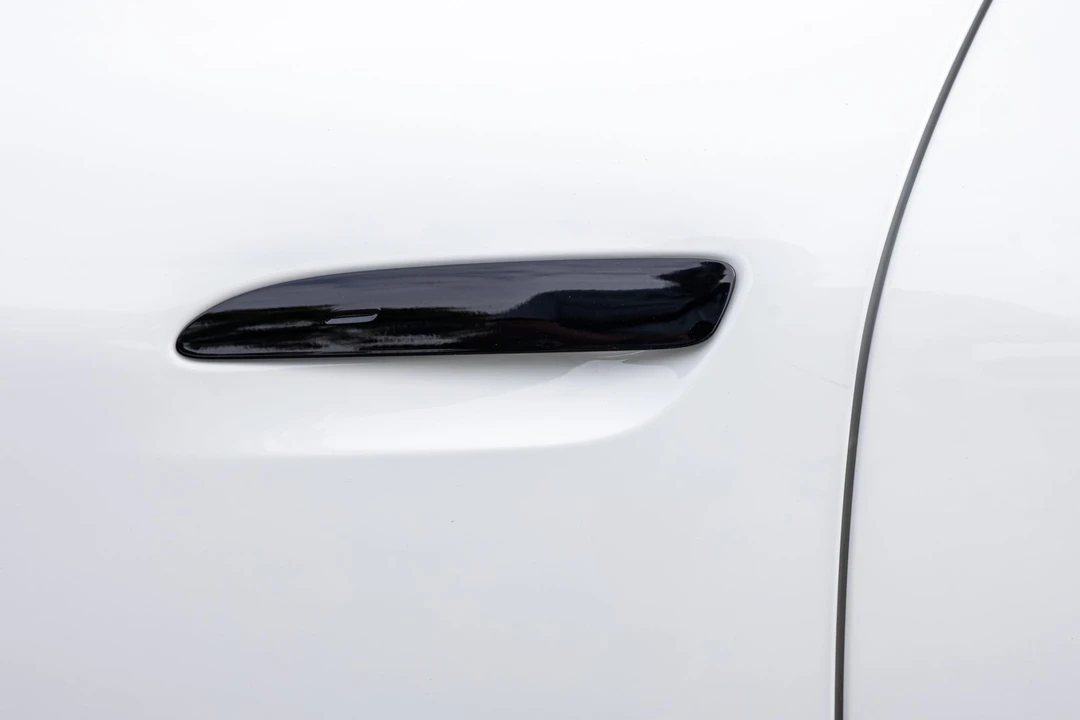 2022 Porsche Taycan Cross Turismo - Image 28 of 31