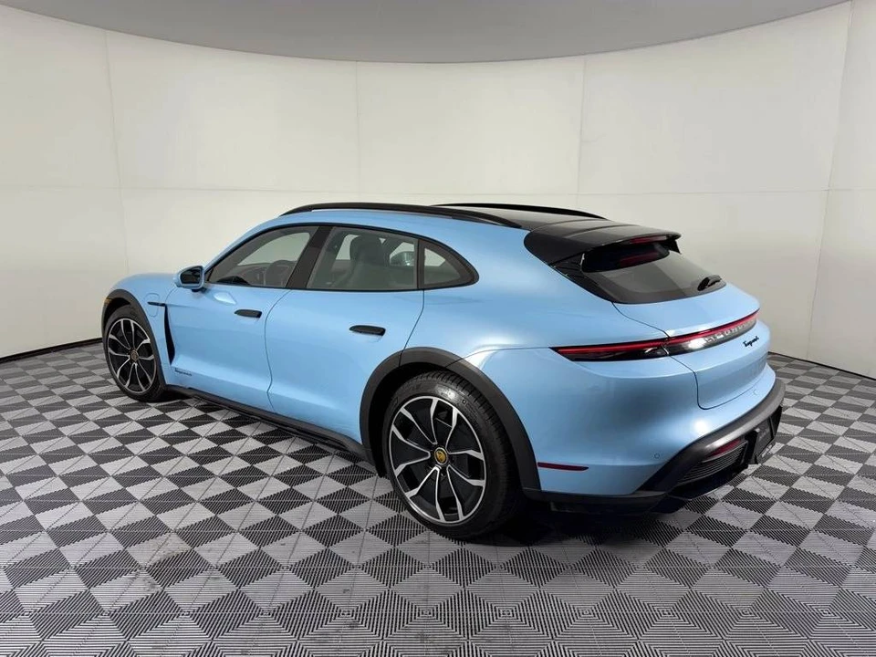 2022 Porsche Taycan Cross Turismo - Image 3 of 5