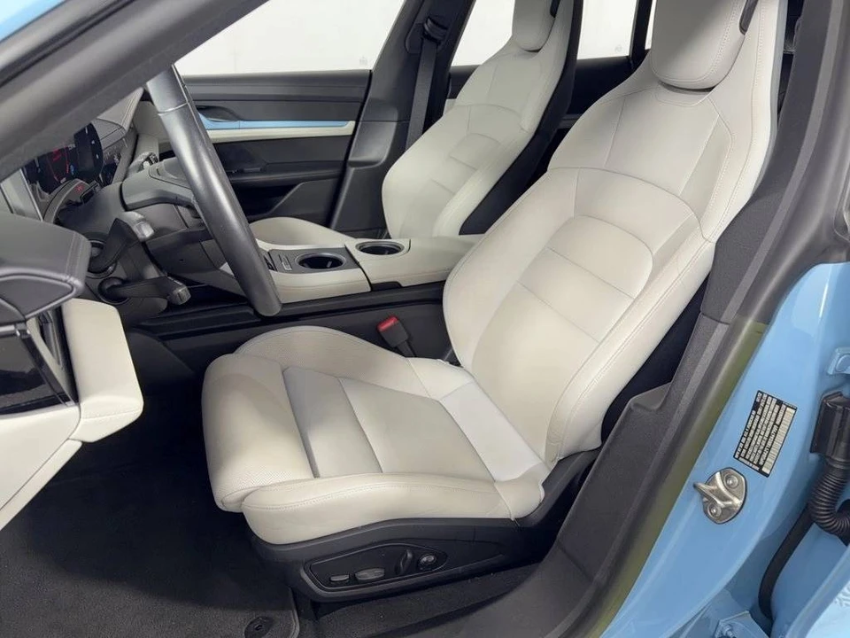 2022 Porsche Taycan Cross Turismo - Image 5 of 5