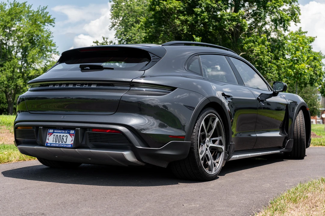 2022 Porsche Taycan - Image 11 of 31
