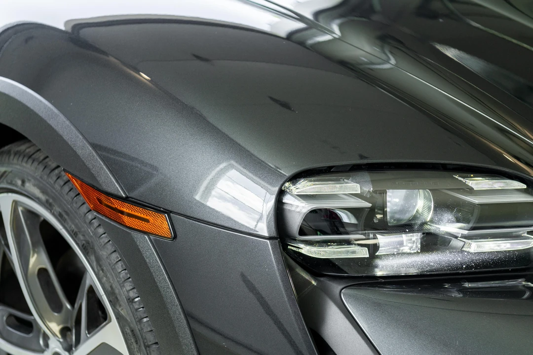 2022 Porsche Taycan - Image 19 of 31