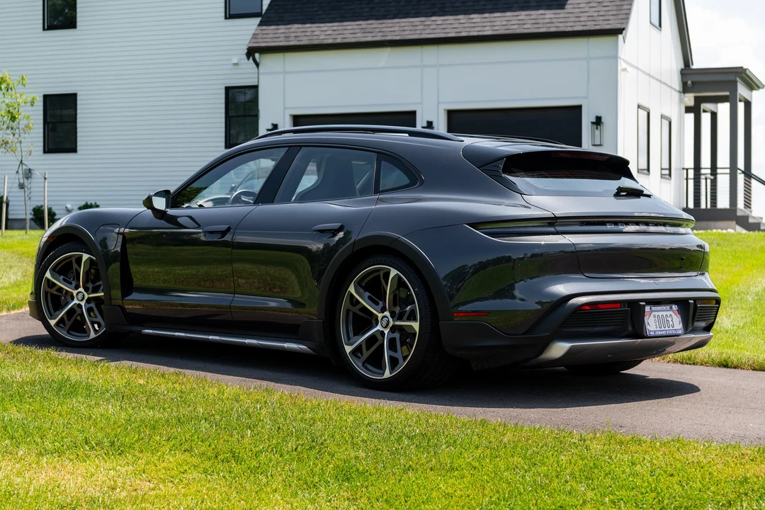 2022 Porsche Taycan - Image 4 of 31