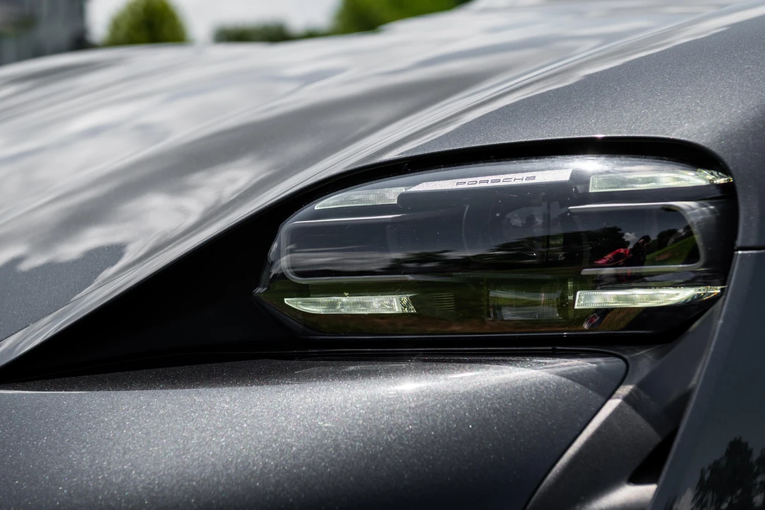 2022 Porsche Taycan - Image 26 of 31