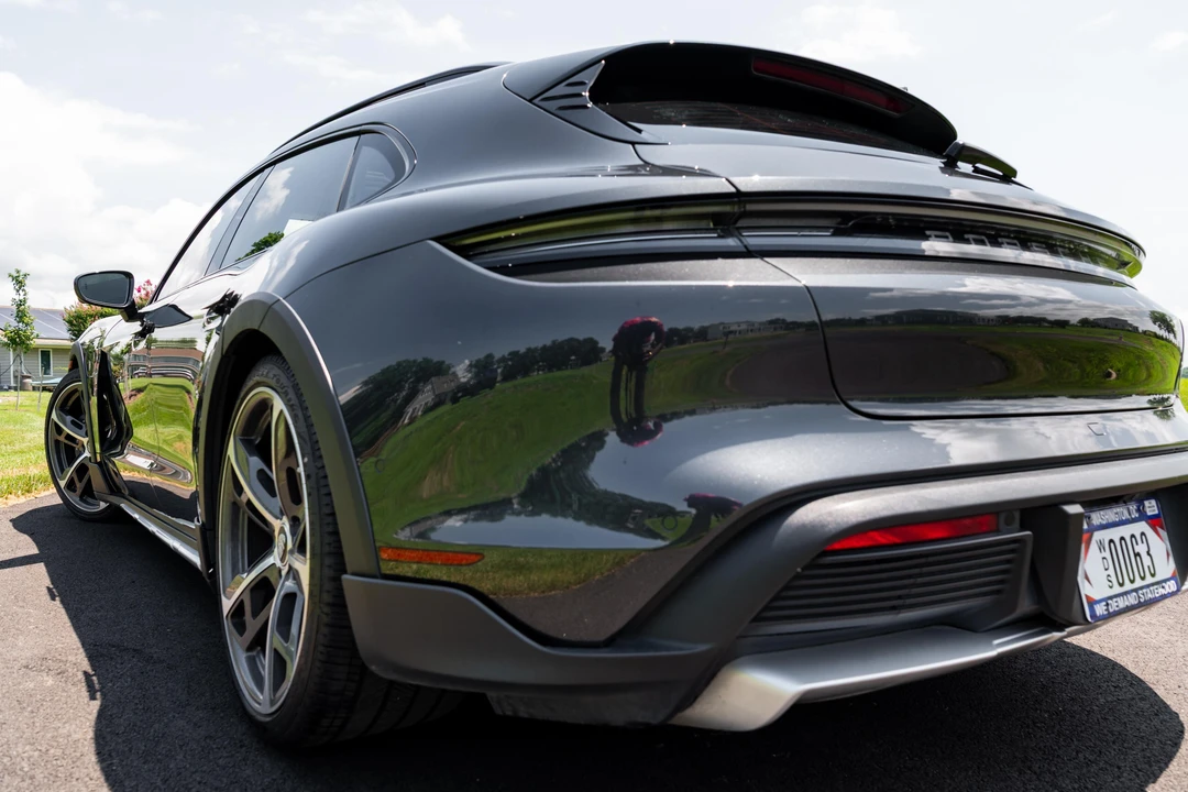 2022 Porsche Taycan - Image 9 of 31