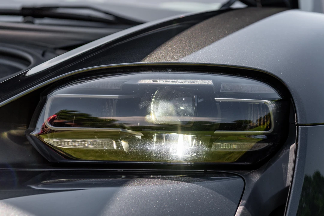 2022 Porsche Taycan - Image 27 of 31