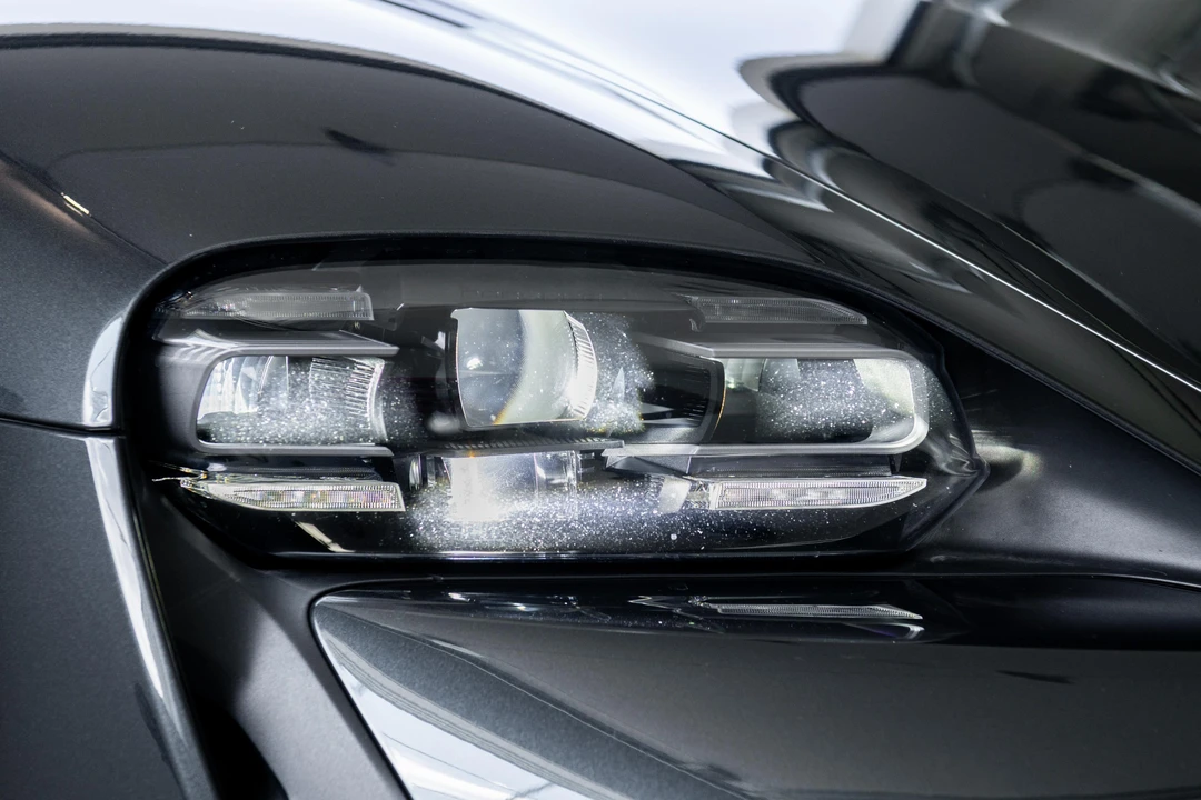 2022 Porsche Taycan - Image 22 of 31