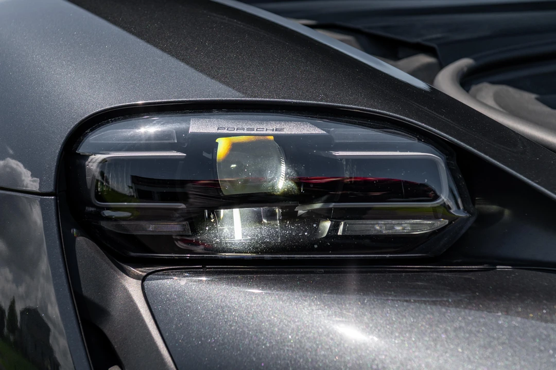 2022 Porsche Taycan - Image 21 of 31
