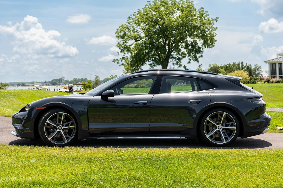 2022 Porsche Taycan - Image 3 of 31