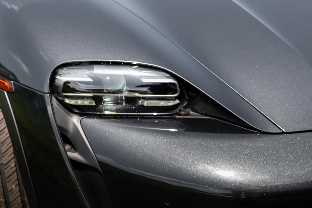 2022 Porsche Taycan - Image 23 of 31