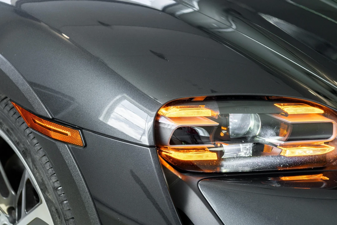 2022 Porsche Taycan - Image 20 of 31