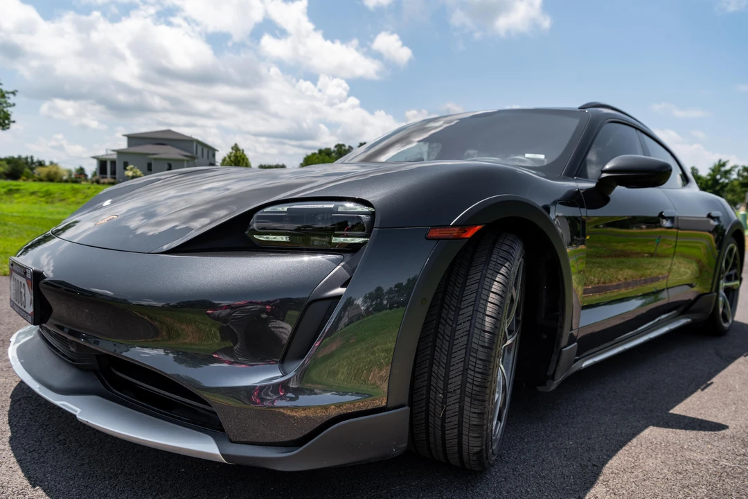 2022 Porsche Taycan - Image 7 of 31
