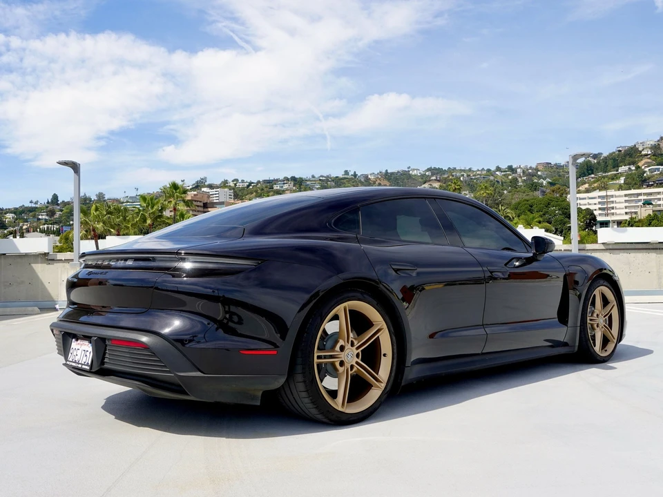 2022 Porsche Taycan 4S - Image 8 of 11