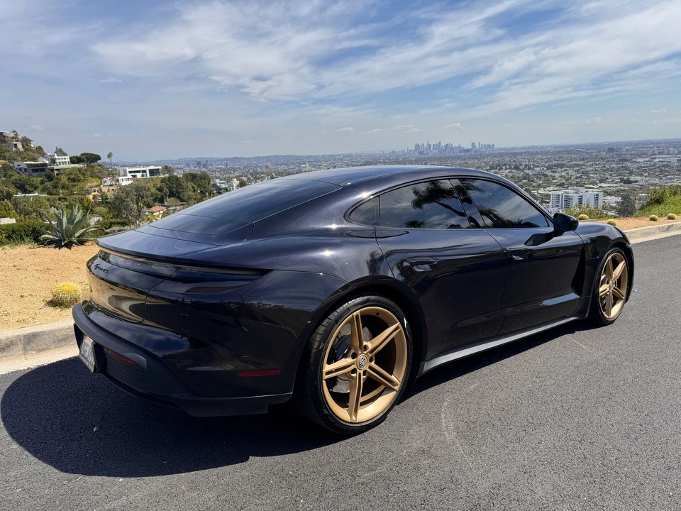 2022 Porsche Taycan 4S - Image 3 of 11