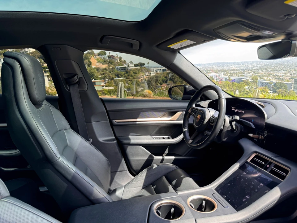 2022 Porsche Taycan 4S - Image 4 of 11