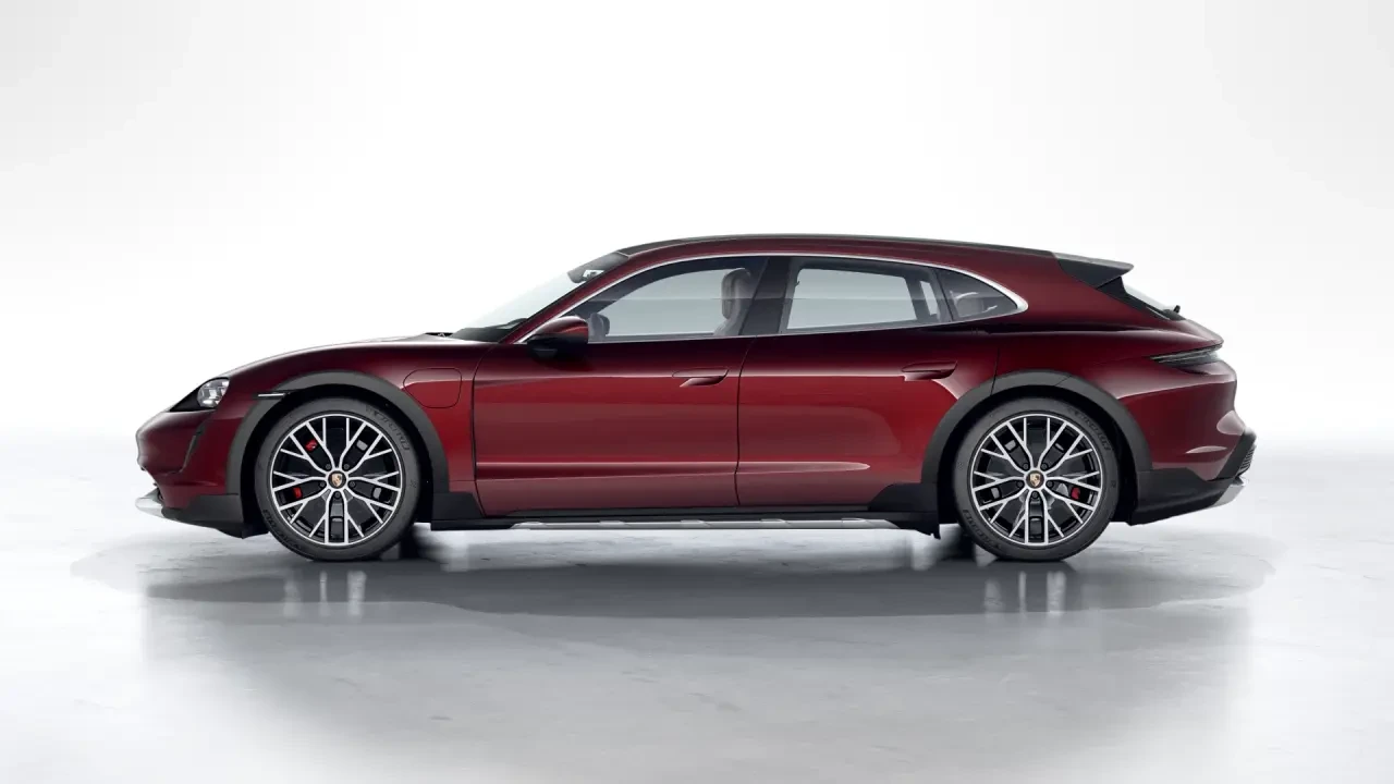 2022 Porsche Taycan Cross Turismo - Image 16 of 30