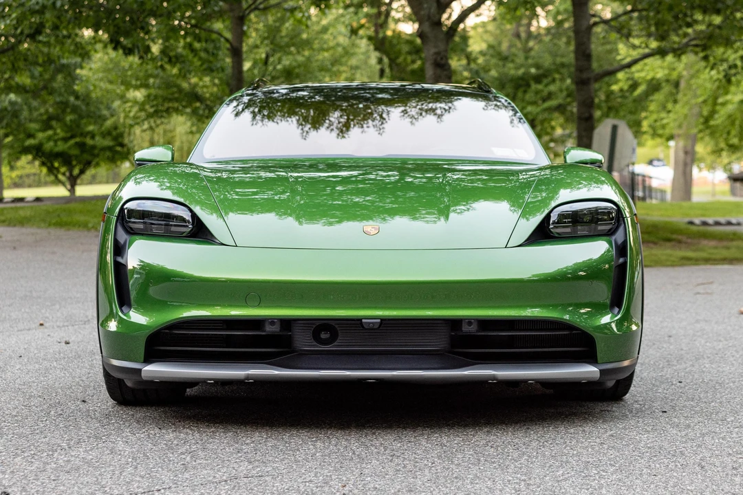 2022 Porsche Taycan Cross Turismo - Image 2 of 31
