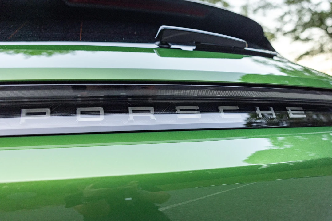 2022 Porsche Taycan Cross Turismo - Image 28 of 31