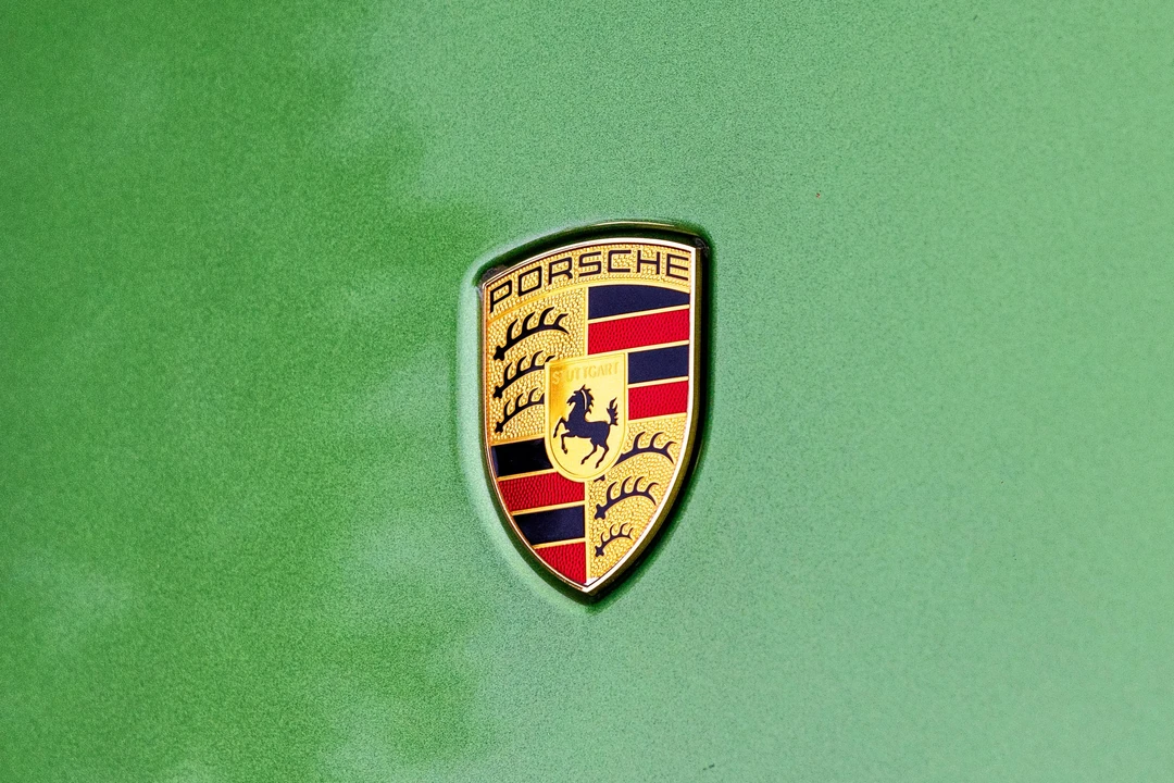 2022 Porsche Taycan Cross Turismo - Image 15 of 31