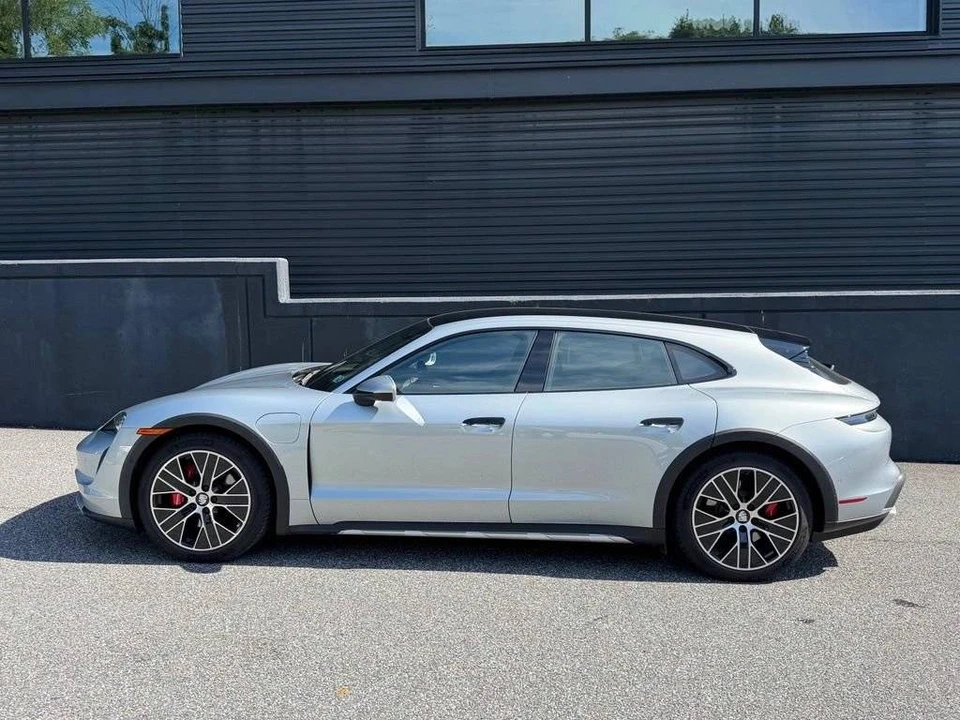 2022 Porsche Taycan Cross Turismo - Image 2 of 5