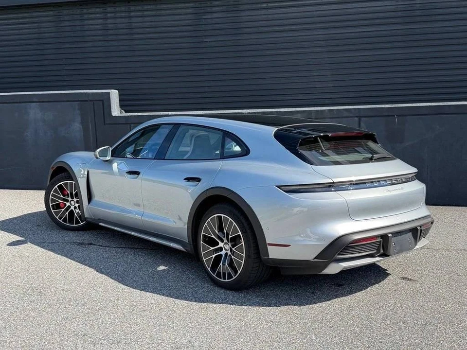 2022 Porsche Taycan Cross Turismo - Image 3 of 5