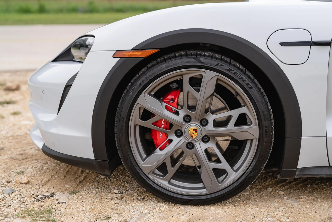 2022 Porsche Taycan 4S - Image 24 of 31