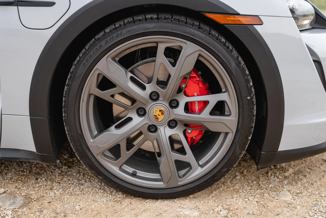 2022 Porsche Taycan 4S - Image 29 of 31