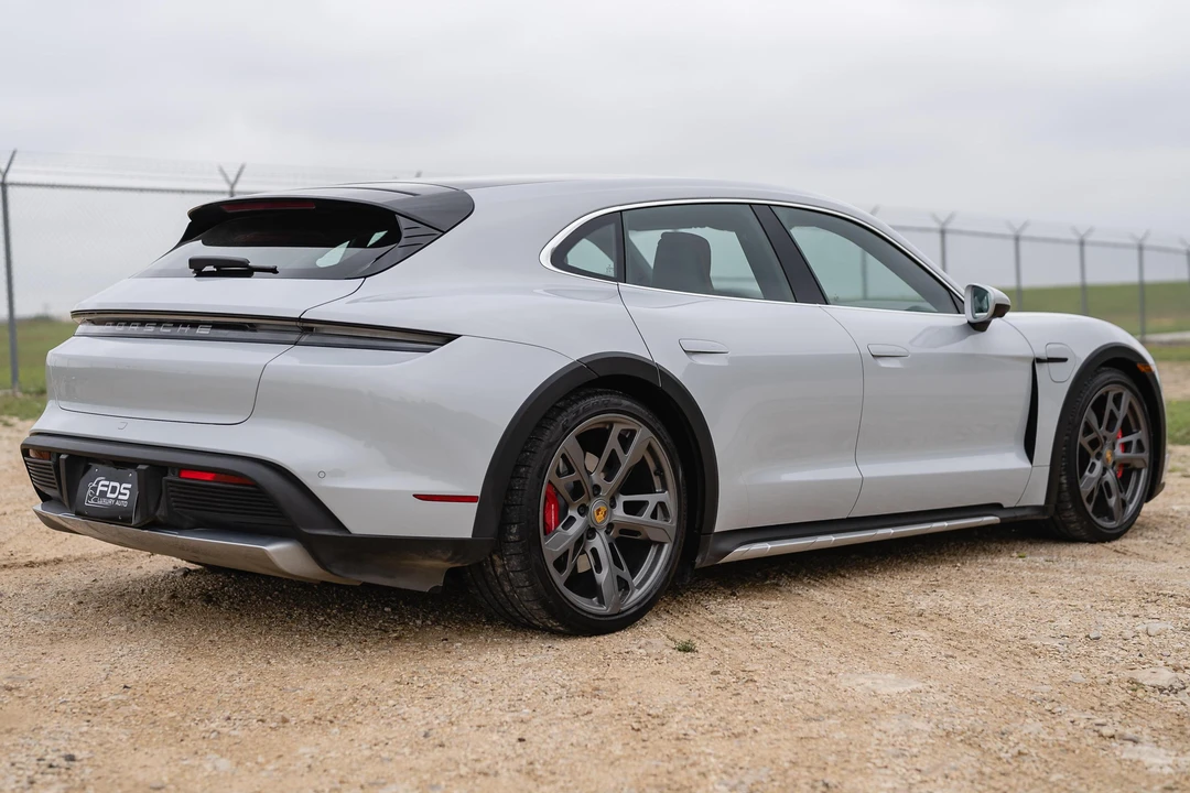 2022 Porsche Taycan 4S - Image 4 of 31