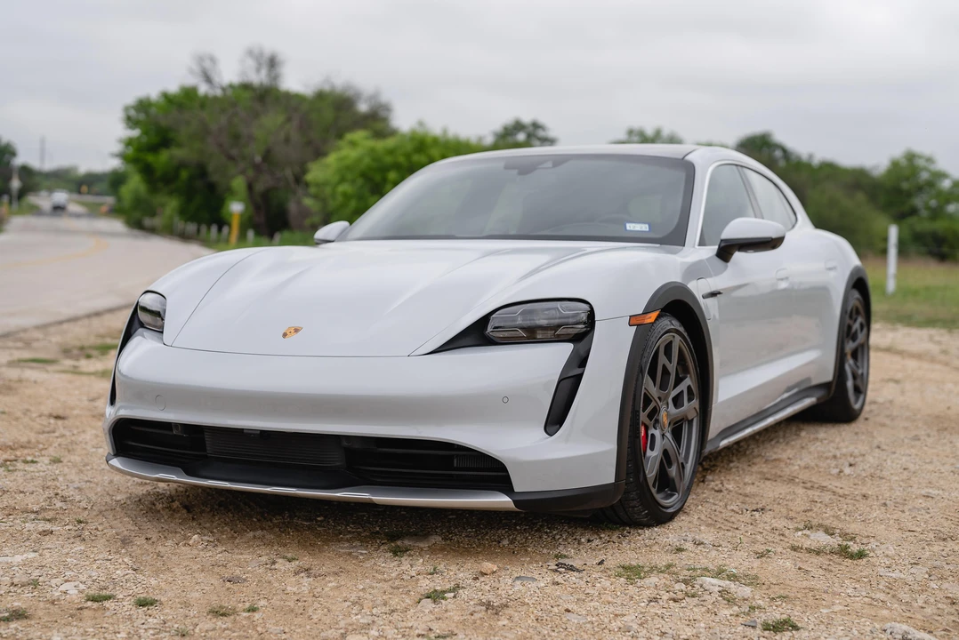 2022 Porsche Taycan 4S - Image 6 of 31
