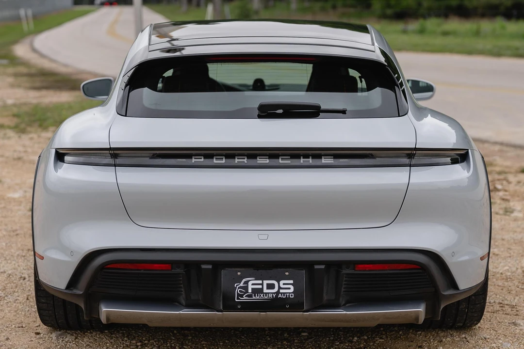 2022 Porsche Taycan 4S - Image 5 of 31