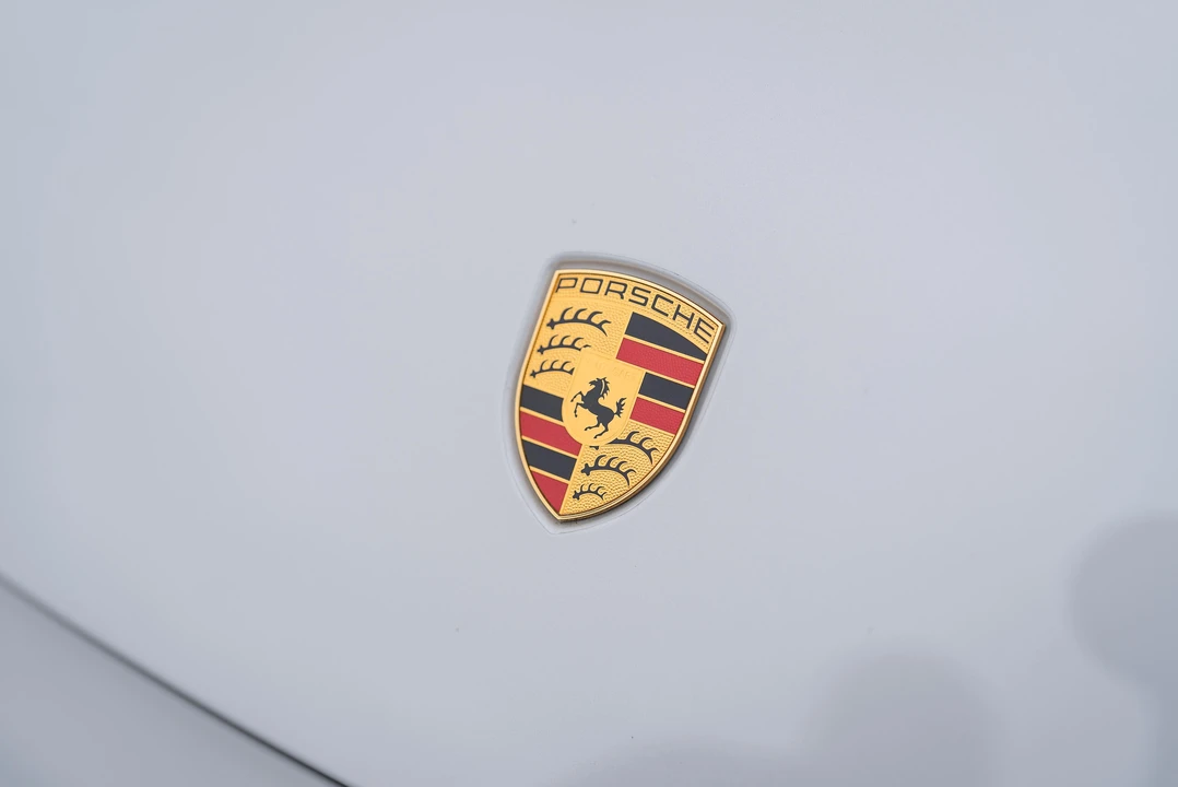 2022 Porsche Taycan 4S - Image 20 of 31