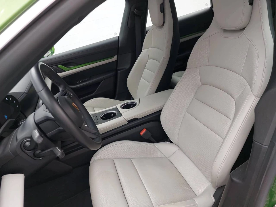 2022 Porsche Taycan Cross Turismo - Image 5 of 5
