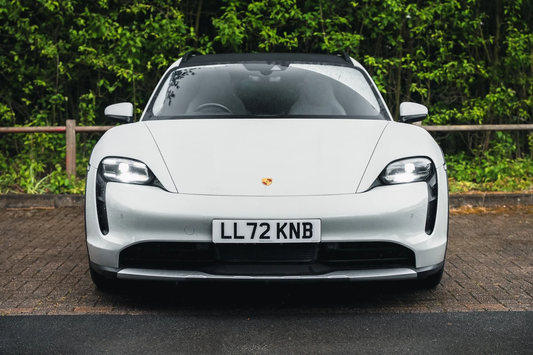 2022 Porsche Taycan Cross Turismo - Image 2 of 31