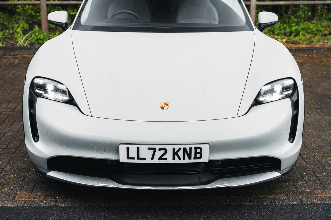 2022 Porsche Taycan Cross Turismo - Image 16 of 31