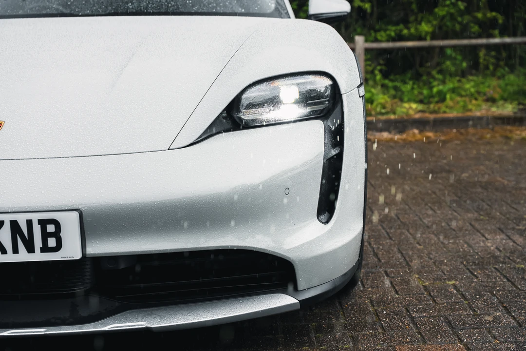 2022 Porsche Taycan Cross Turismo - Image 25 of 31